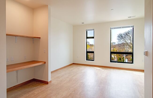 1 bed, 1 bath, 604 sqft, $1,395, Unit A406
