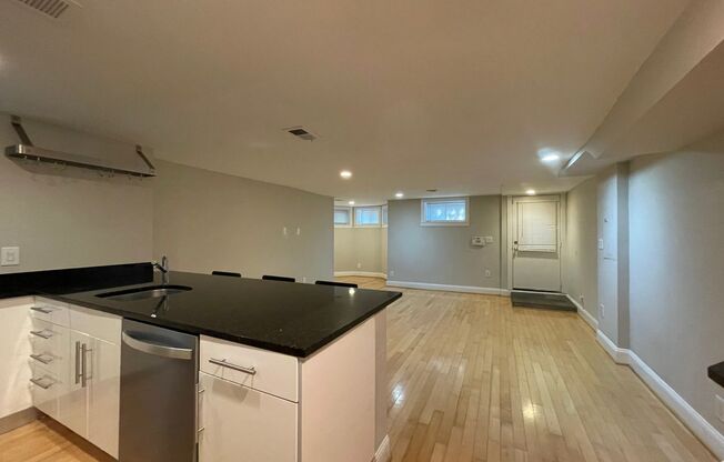 721 E St NE #1