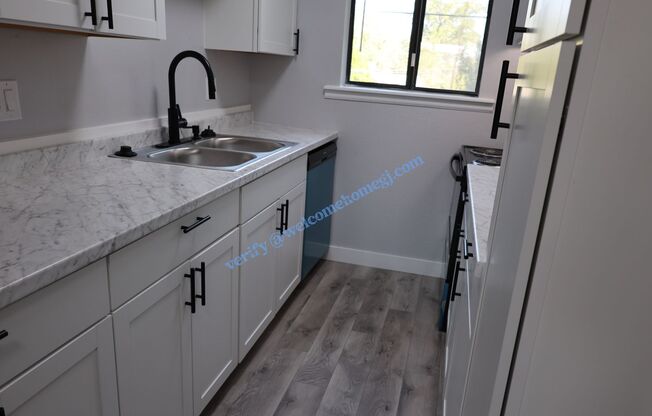 2 beds, 1 bath, $1,350, Unit 3