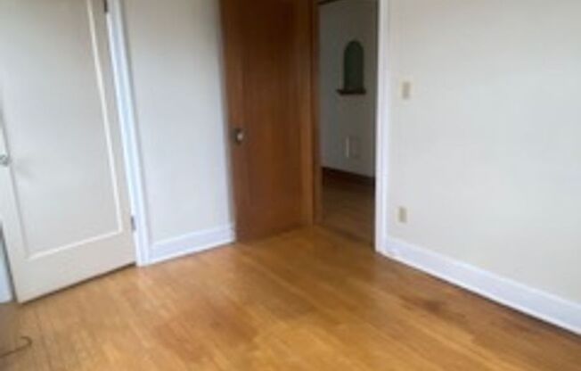 1 bed, 1 bath, 700 sqft, $1,550, Unit 30