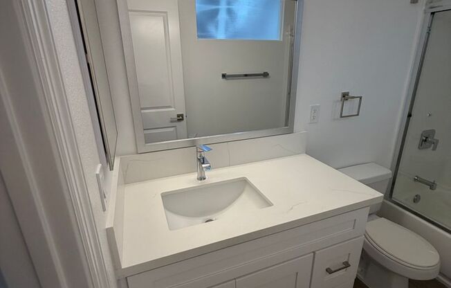 2 beds, 1 bath, 802 sqft, $2,645, Unit 6650-D