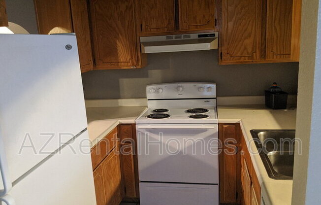 635 W 13 ST