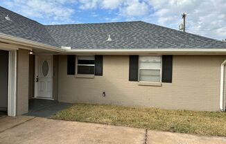 Charming 3 Bed, 2 Bath Home with Modern Touches!