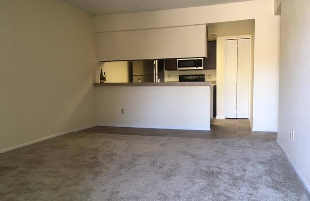 2 beds, 1 bath, 830 sqft, $1,349, Unit 235