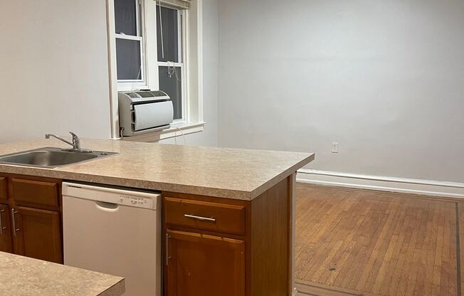 1 bed, 1 bath, 375 sqft, $1,175, Unit 2E