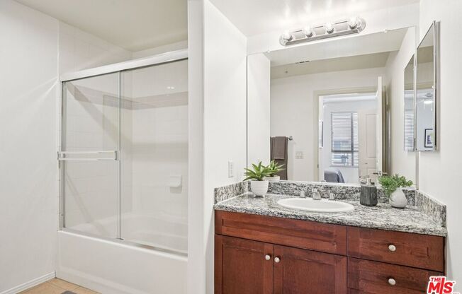 2 beds, 2 baths, 1,186 sqft, $3,600, Unit 440