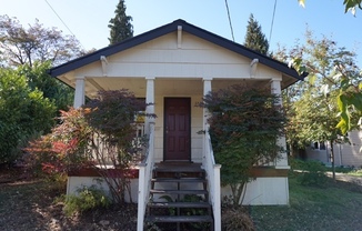 Super Charmer - Small house, big heart!