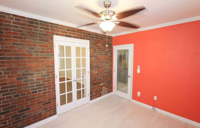 Semi-detached Brookland home, 3 Bedroom/ 2 Bathroom w/ parking