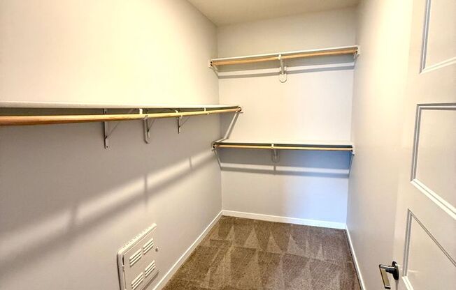 1 bed, 1 bath, 925 sqft, $1,345, Unit 3412 Dodge St Unit 101