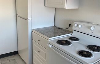 Studio, 1 bath, $575, Unit 214 S 8th St Apt 11