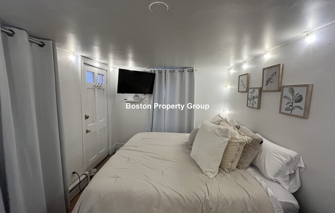 302 SHAWMUT AVE