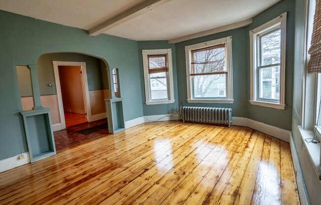 10 BEARSE AVE