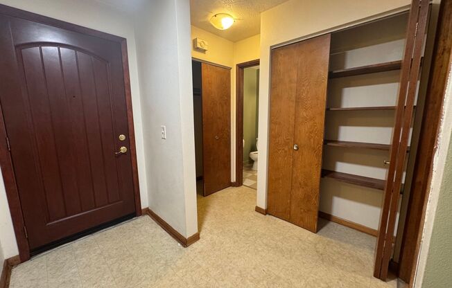 1 bed, 1 bath, 640 sqft, $1,325, Unit 25