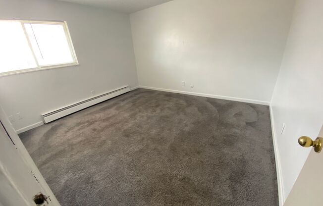 2 beds, 1 bath, 850 sqft, $939