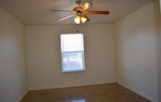 1 bed, 1 bath, 700 sqft, $725, Unit 108 - STILL OCCUPIED BY RESIDENT