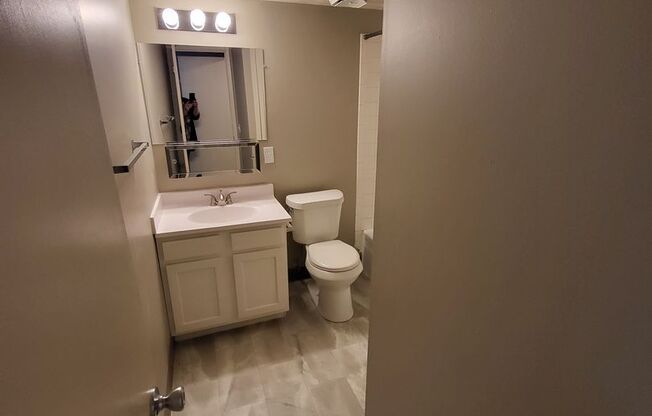 1 bed, 1 bath, 850 sqft, $999, Unit 9-917