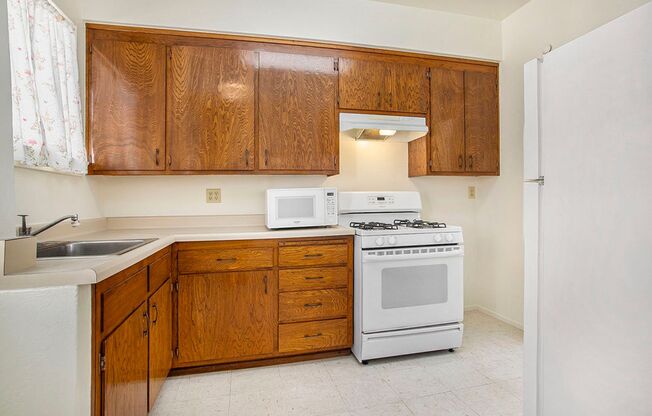 2 beds, 1 bath, $2,350, Unit 3115 Santa Clara Ave - LU