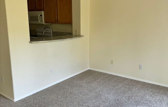 Beautiful 3 Bedroom in Grand Oaks Neighborhood