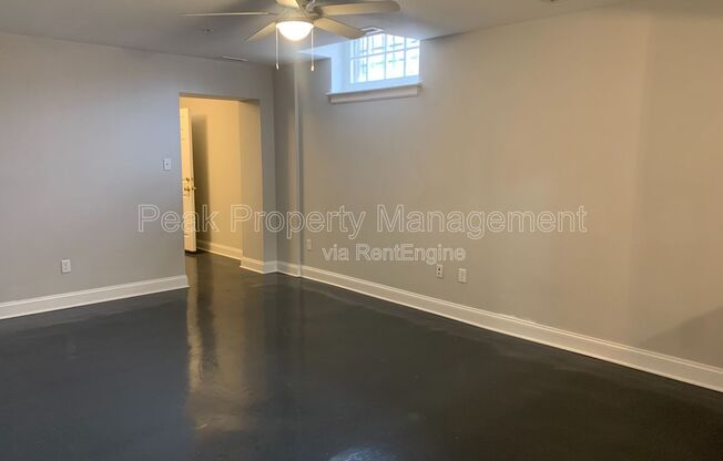 1 bed, 1 bath, 814 sqft, $1,195, Unit 11