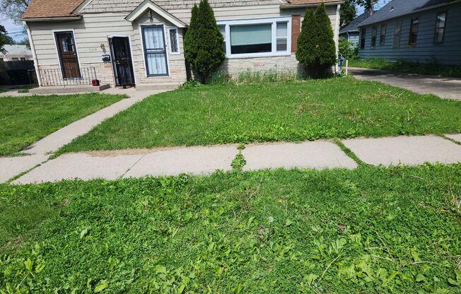 7348-7348A W Medford Ave