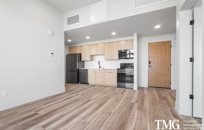 2 beds, 2 baths, 792 sqft, $1,800, Unit 111