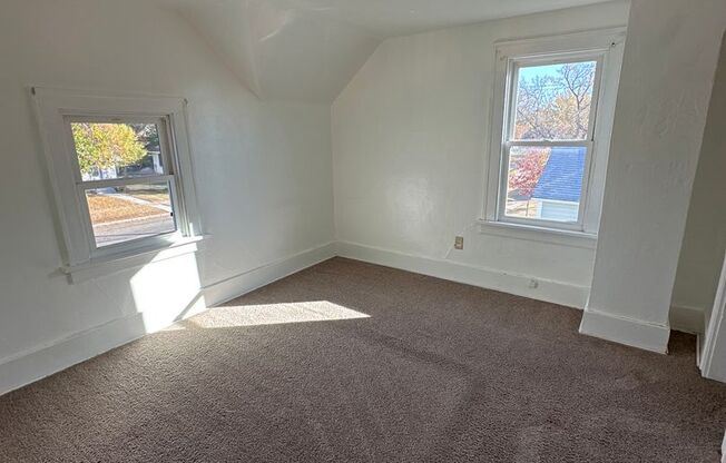 2 beds, 1 bath, $1,000