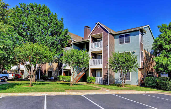 exterior shot of luxury apartments near walnut creek building