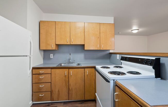 Studio, 1 bath, 400 sqft, $1,195, Unit B12