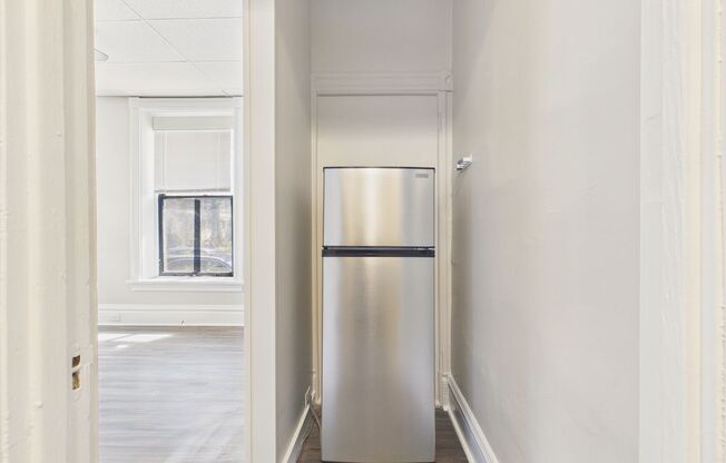 1 bed, 1 bath, 300 sqft, $845, Unit 1700 N 2nd #22