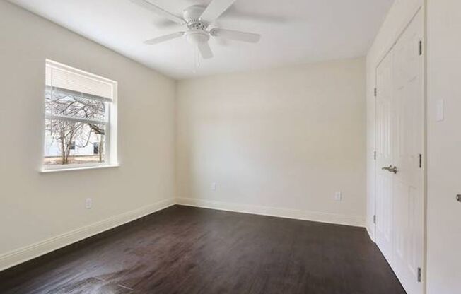 1 bed, 1 bath, $895, Unit F128