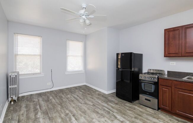 Studio, 1 bath, 200 sqft, $1,200