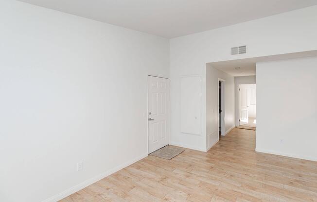 2 beds, 2 baths, 880 sqft, $3,020