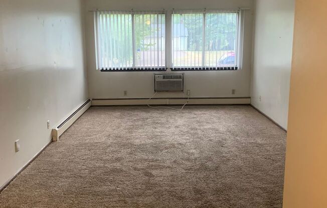 2 beds, 1 bath, 800 sqft, $950