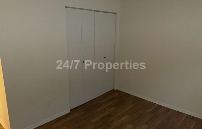 2 beds, 1 bath, 935 sqft, $1,595, Unit 04