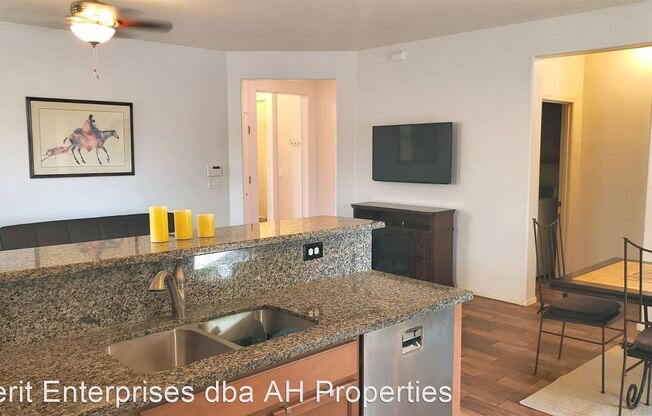 1911 W HALF MOON CIR