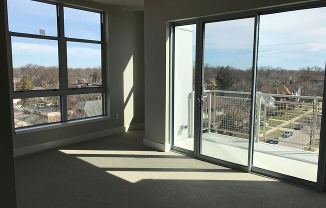 3 beds, 2 baths, 2,040 sqft, $3,995, Unit 603