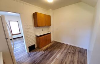 3 beds, 1 bath, $1,600