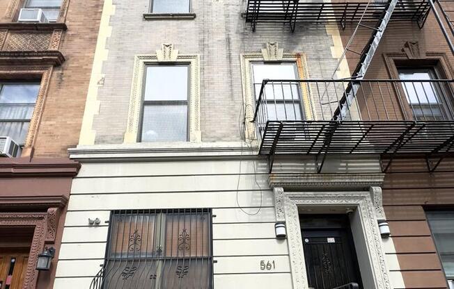 561 W 161 ST