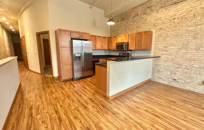 2 beds, 2 baths, 1,200 sqft, $2,125, Unit 192