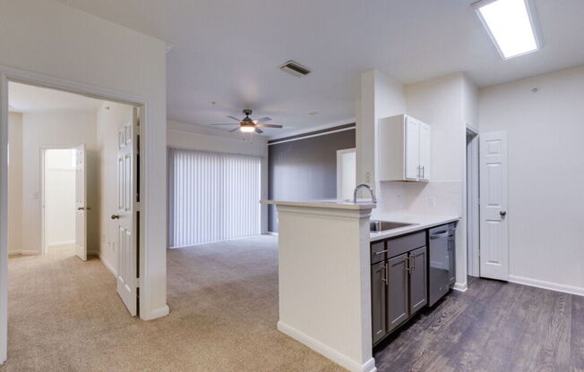 2 beds, 2 baths, 935 sqft, $1,579
