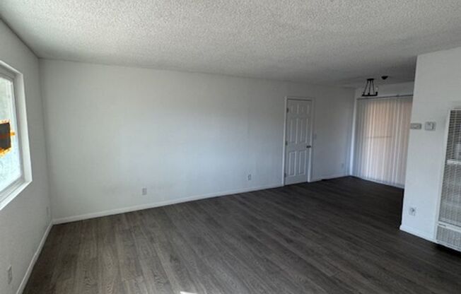 2 beds, 1 bath, $2,000