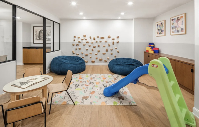420 E 55 ST