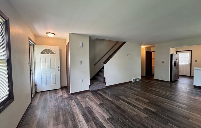 Your new Townhouse Awaits! 3 Bed / 1.5 Bath. / Appliances / 2 car off st Parking