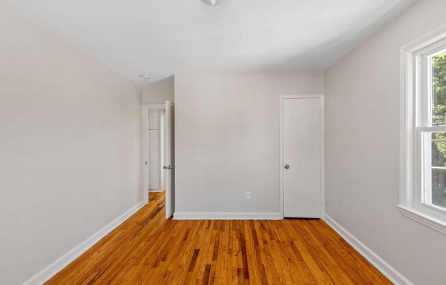 2 beds, 1 bath, $1,625, Unit 50 12D