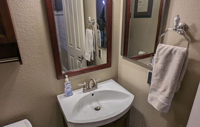 3 beds, 2.5 baths, $2,250, Unit unit 1290