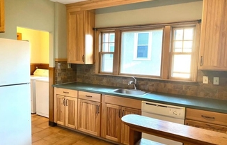 3 beds, 1 bath, 1,150 sqft, $3,150, Unit 2