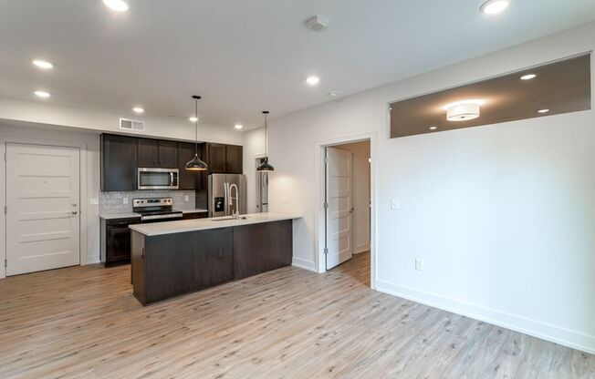 2 beds, 2 baths, 785 sqft, $1,950, Unit 1050 N 4th St. Apt. 206