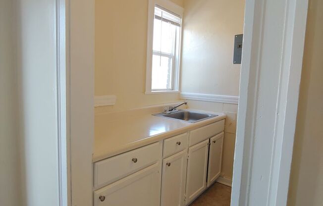 Studio, 1 bath, 430 sqft, $1,150, Unit 512