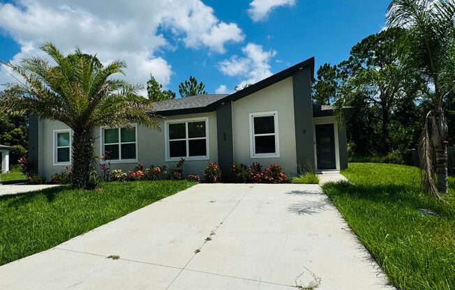 STUNNING, 3 Bedroom, 2 Bathroom Home in Kissimmee!!