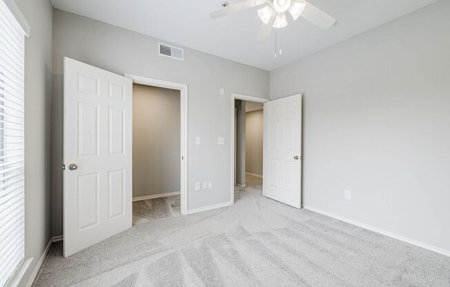 2 beds, 2 baths, 1,003 sqft, $1,827, Unit 0322